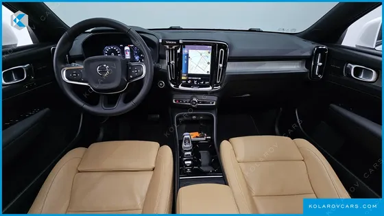VOLVO XC40 B4 INSCRIPTION