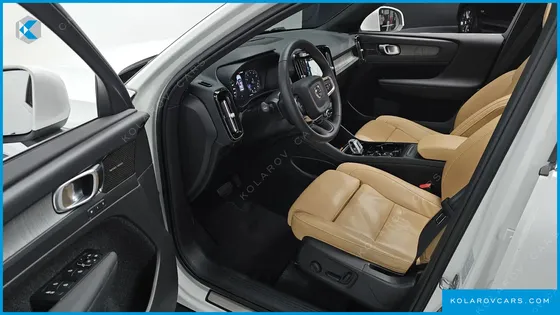 VOLVO XC40 B4 INSCRIPTION