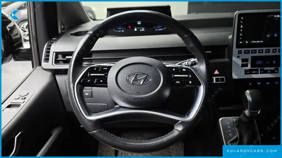 HYUNDAI STARIA L3.5 CARGO 5-SEATER