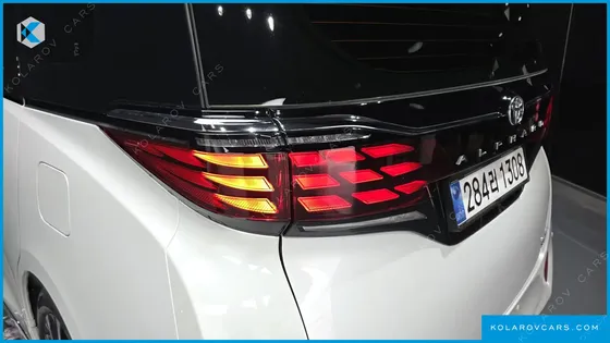 TOYOTA ALPHARD 2.5 HEV EXECUTIVE AWD