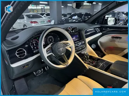 BENTLEY BENTAYGA 4.0 V8 EWB FIRST EDITION