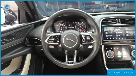 JAGUAR XE D180 R-DYNAMIC S