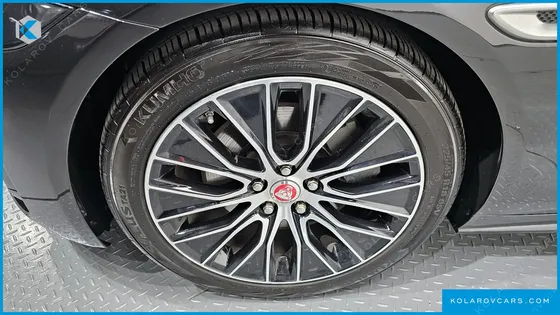 JAGUAR XE D180 R-DYNAMIC S