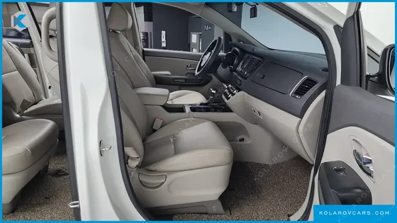 KIA CARNIVAL 9-SEATER LUXURY