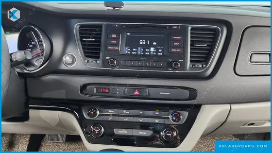 KIA CARNIVAL 9-SEATER LUXURY