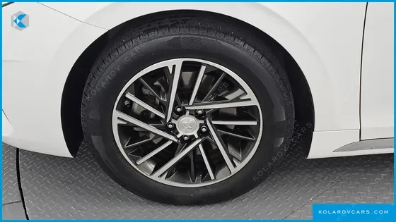 HYUNDAI GRANDEUR 3.0 LPI RENT CAR
