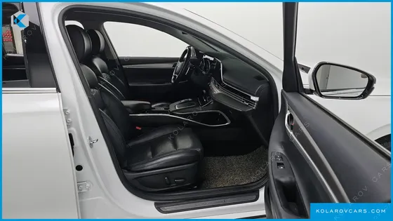 HYUNDAI GRANDEUR 3.0 LPI RENT CAR