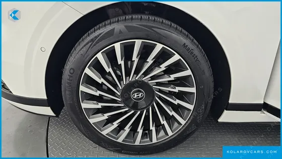 HYUNDAI GRANDEUR CALLIGRAPHY