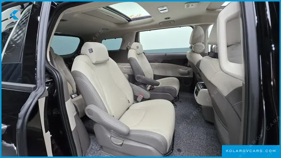 KIA CARNIVAL 9-SEATER SIGNATURE