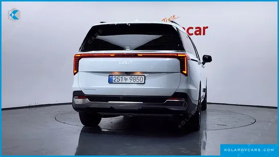 KIA CARNIVAL 9-SEATER SIGNATURE