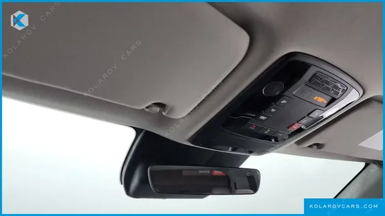 KIA CARNIVAL 9-SEATER SIGNATURE