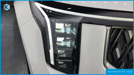 KIA CARNIVAL 9-SEATER SIGNATURE