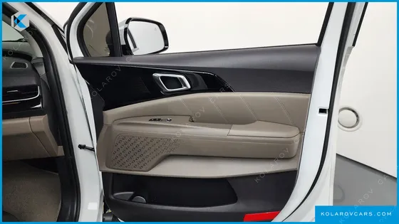 KIA CARNIVAL 9-SEATER SIGNATURE