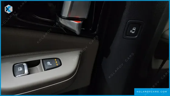 KIA CARNIVAL 9-SEATER SIGNATURE