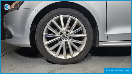 VOLKSWAGEN JETTA 1.6 TDI BLUE MOTION