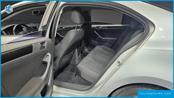 VOLKSWAGEN JETTA 1.6 TDI BLUE MOTION
