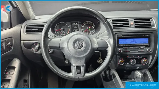 VOLKSWAGEN JETTA 1.6 TDI BLUE MOTION