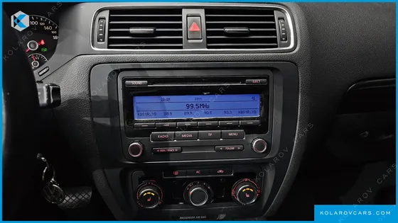 VOLKSWAGEN JETTA 1.6 TDI BLUE MOTION