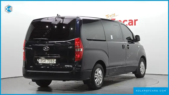 HYUNDAI STAREX VAN 5-SEATER
