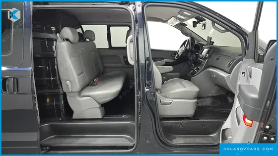HYUNDAI STAREX VAN 5-SEATER