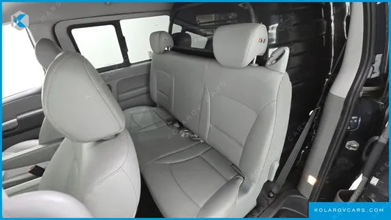HYUNDAI STAREX VAN 5-SEATER