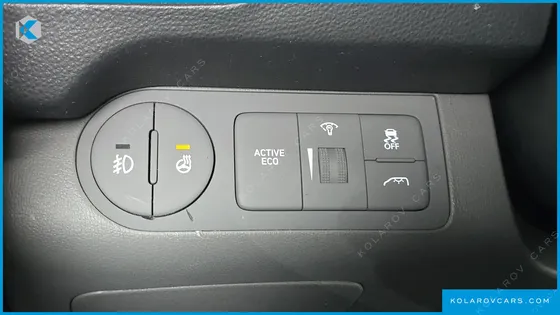 HYUNDAI STAREX VAN 5-SEATER
