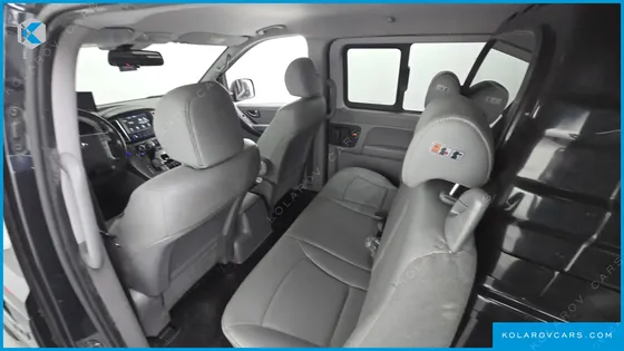 HYUNDAI STAREX VAN 5-SEATER