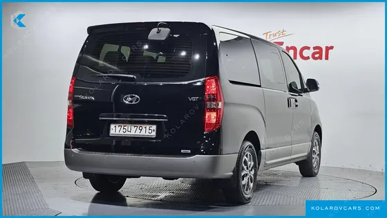 HYUNDAI STAREX 4WD URBAN 9-SEATER
