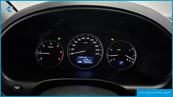 HYUNDAI STAREX 4WD URBAN 9-SEATER