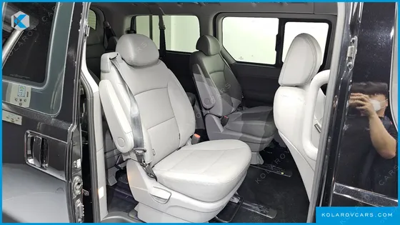 HYUNDAI STAREX 4WD URBAN 9-SEATER