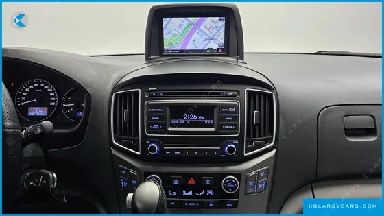HYUNDAI STAREX 4WD URBAN 9-SEATER