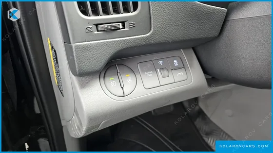 HYUNDAI STAREX 4WD URBAN 9-SEATER