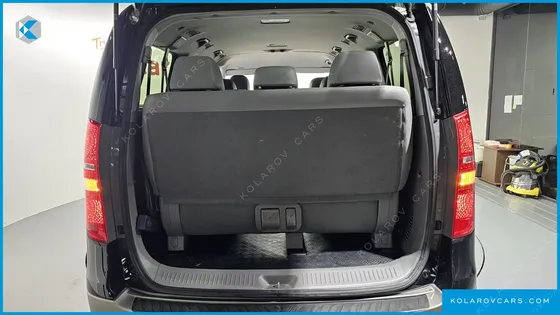 HYUNDAI STAREX 4WD URBAN 9-SEATER