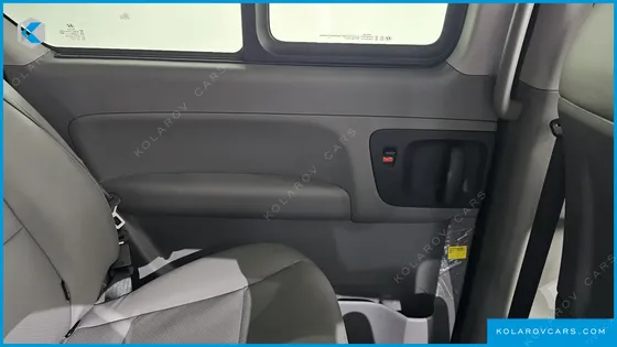 HYUNDAI STAREX 4WD URBAN 9-SEATER