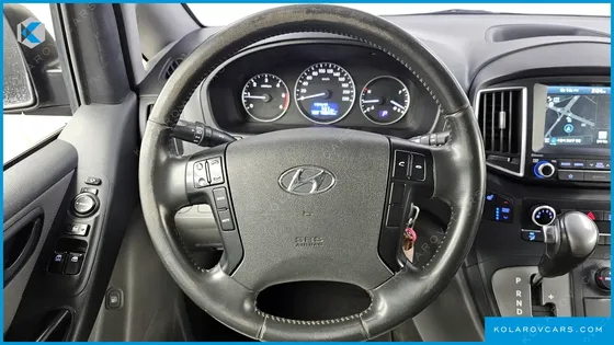 HYUNDAI STAREX 4WD URBAN 9-SEATER