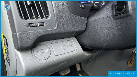 HYUNDAI STAREX 4WD URBAN 9-SEATER