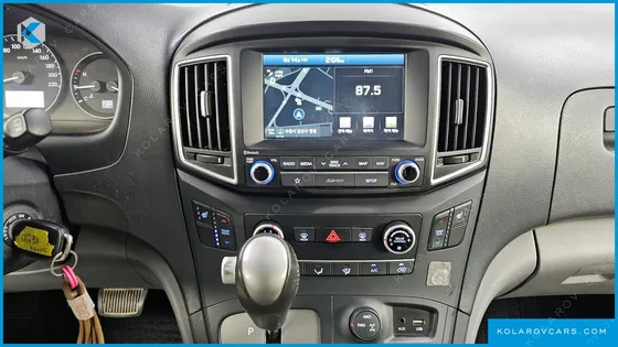 HYUNDAI STAREX 4WD URBAN 9-SEATER
