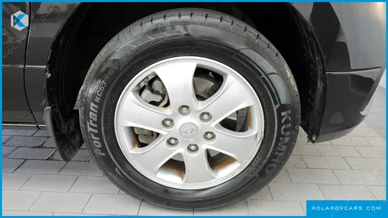HYUNDAI STAREX 4WD URBAN 9-SEATER