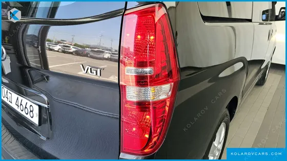 HYUNDAI STAREX 4WD URBAN 9-SEATER