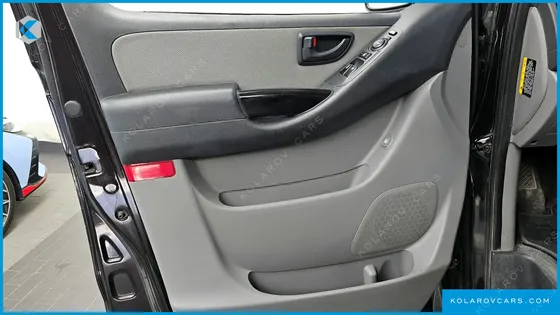 HYUNDAI STAREX 4WD URBAN 9-SEATER