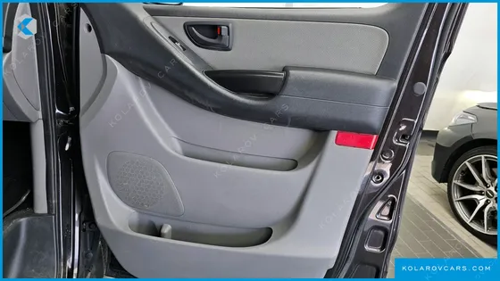 HYUNDAI STAREX 4WD URBAN 9-SEATER