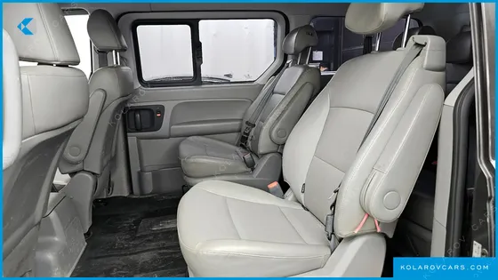 HYUNDAI STAREX 4WD URBAN 9-SEATER