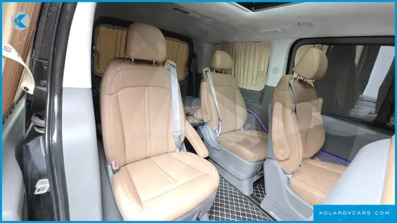 HYUNDAI STARIA LOUNGE 9-SEATER