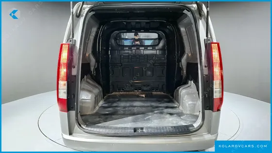 HYUNDAI STARIA L3.5 CARGO 5-SEATER
