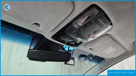 HYUNDAI STARIA LOUNGE 9-SEATER