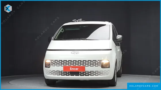 HYUNDAI STARIA CARGO 5-SEATER