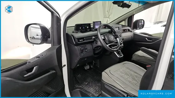 HYUNDAI STARIA CARGO 5-SEATER