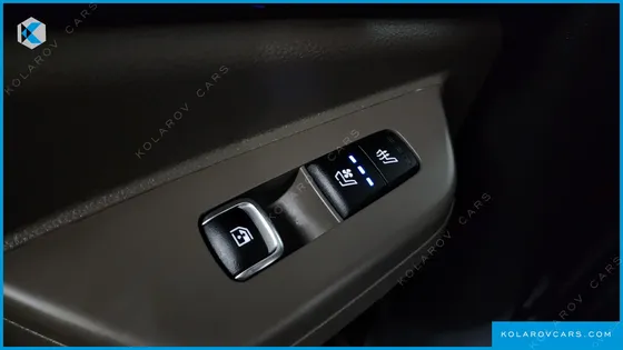 KIA CARNIVAL 9-SEATER SIGNATURE