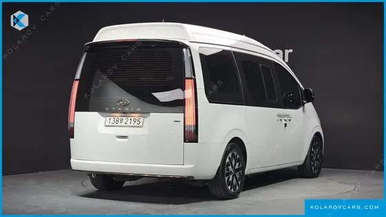 HYUNDAI STARIA 4WD LOUNGE 9-SEATER