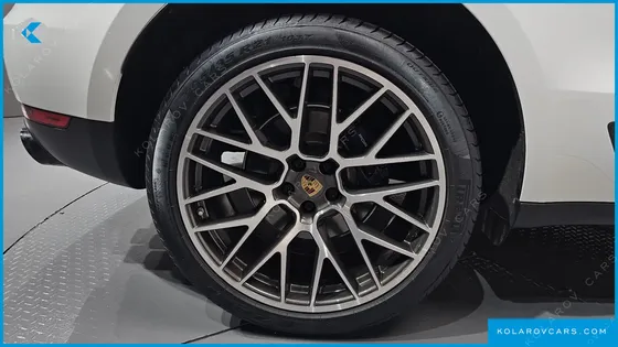 PORSCHE MACAN 2.0